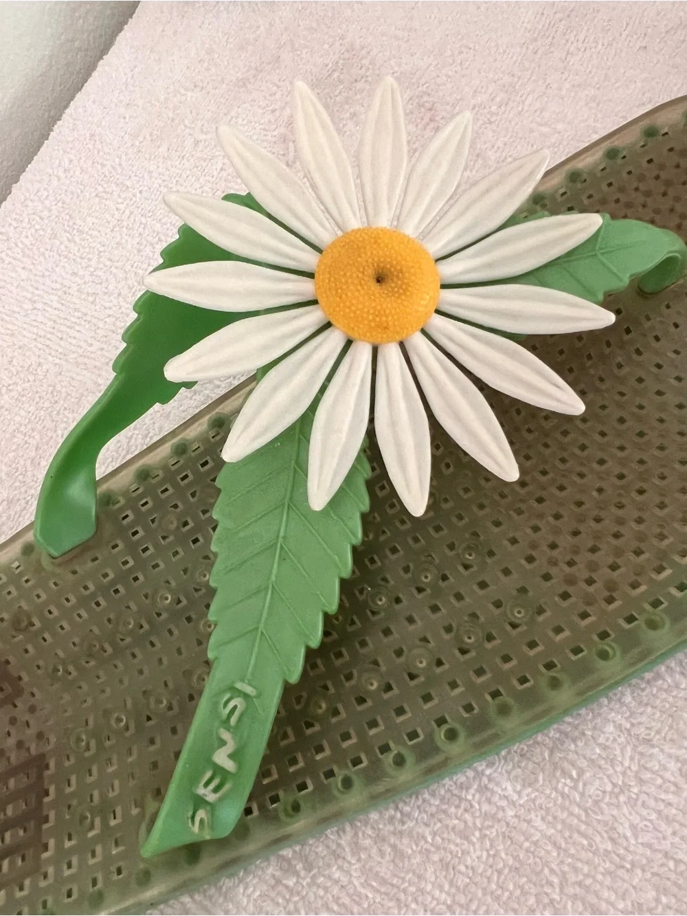 1970’s Vintage Daisy Flip Flop Sandals